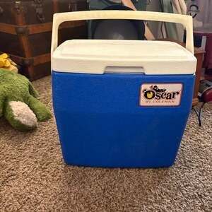 Vintage Coleman Lil' Oscar Cooler 5272 Blue & White 8 Quart